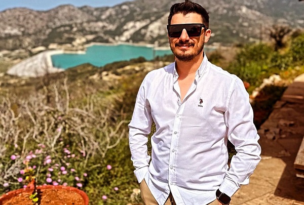 Sercan Duman: Diş Hekimliğinde Modern Çağın Öncüsü